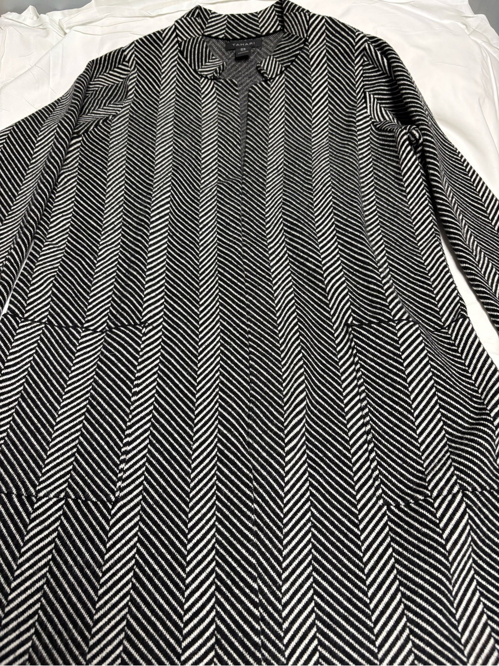 Tahari Black and White Striped Boxy Long Sleeve Cardigan Size 1X